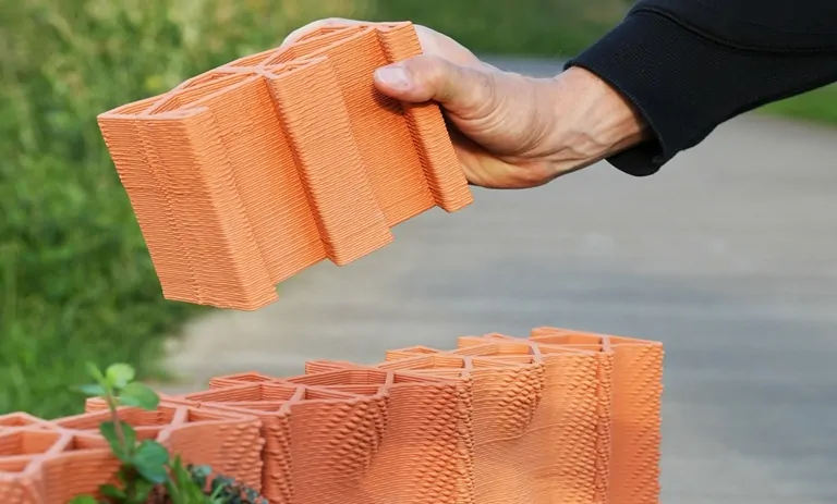 مقایسه آجر چاپ سه بعدی با آجر سنتی؛ کدام بهتر است؟